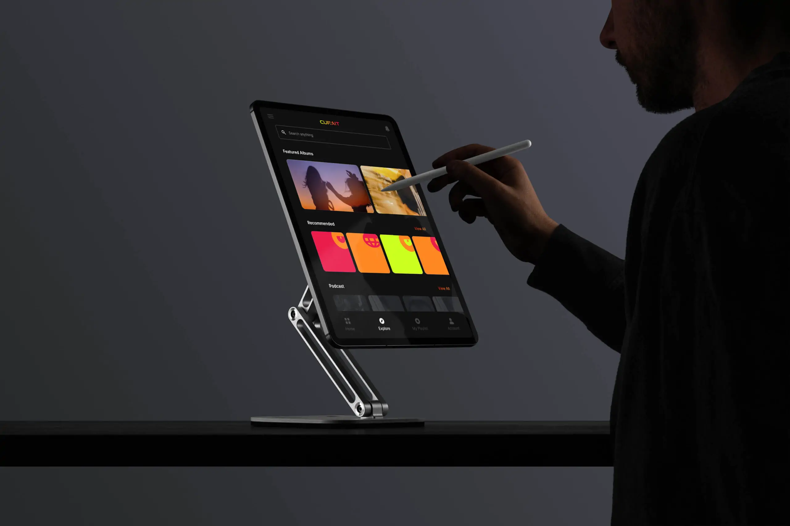 Man using tablet to view Curait